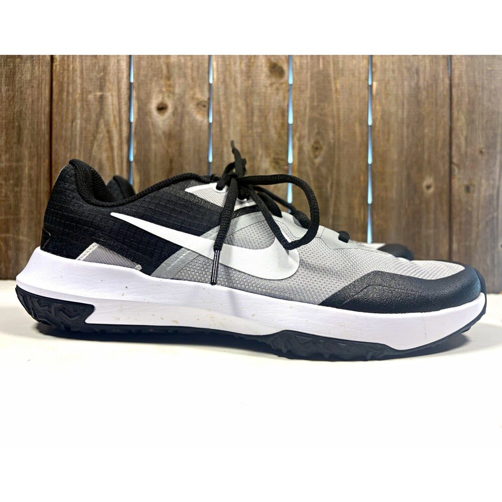 Nike Varsity Compete TR 2 Men's Size 8 Wide Low Top Lace Up Gray/Black/White